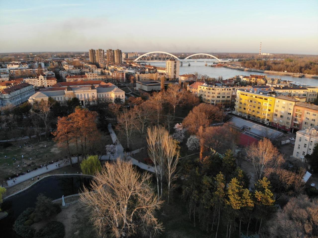 Studio Apartman Ld U Strogom Centru Nowy Sad Zewnętrze zdjęcie